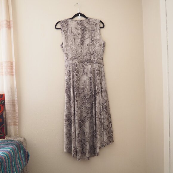 !! White House Black Market Sleeveless Snake Reptile Print Wrap Midi Dress - Picture 6 of 6